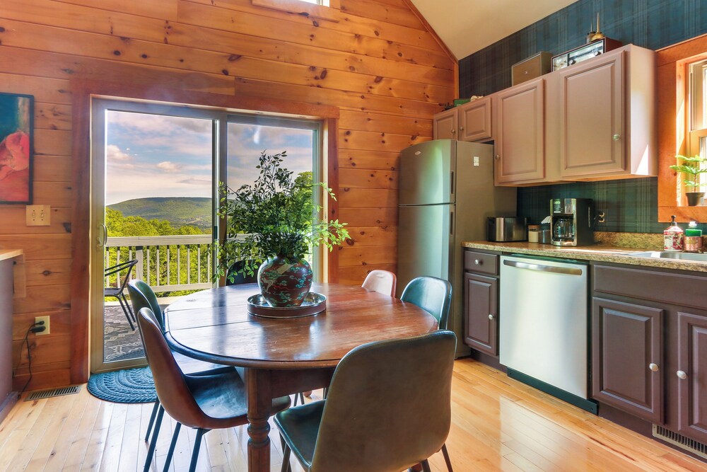 Hot Tub + Game Room: Peaceful Wardensville Cabin