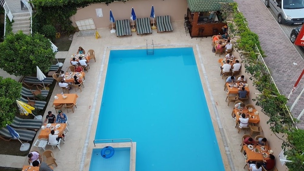 Caner Hotel