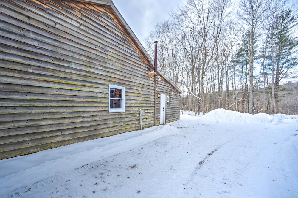 Cozy Studio on Secluded 55 Acres w/ Fire Pit! view 5