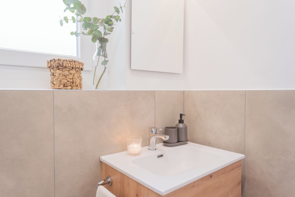 A Step From the Dome Apartment by Rent all Como