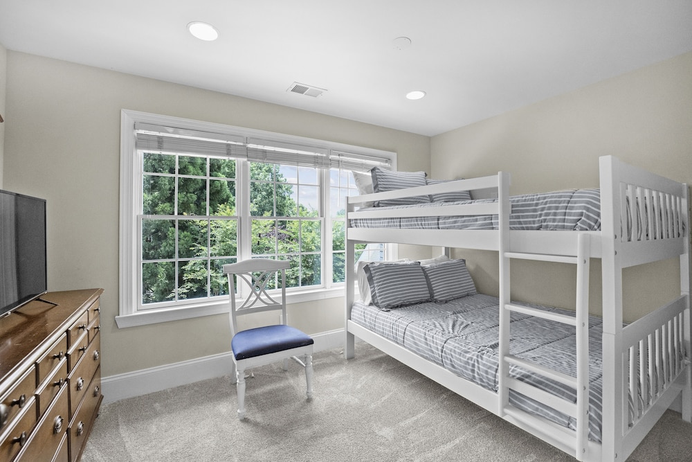 Make a Big Splash in 7BR Lake Norman Home!