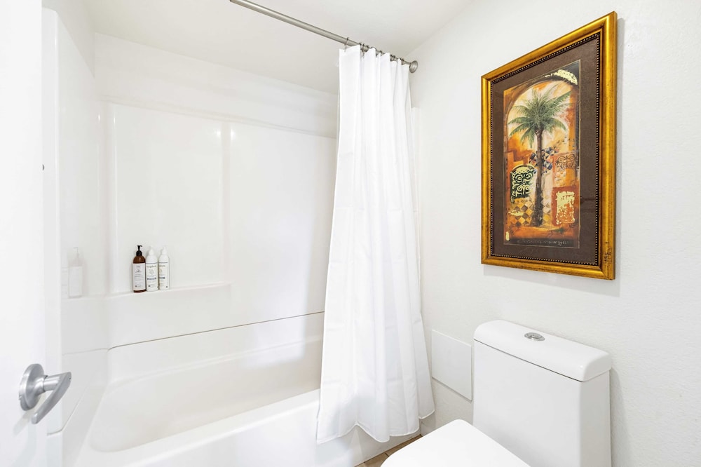 Coastal Retreat With Pool, Hot Tub, BBQ Patio & Minutes to Dana Point Harbor, Monarch Beach, Laguna Beach & Golf Courses Ritz Pointe Condo