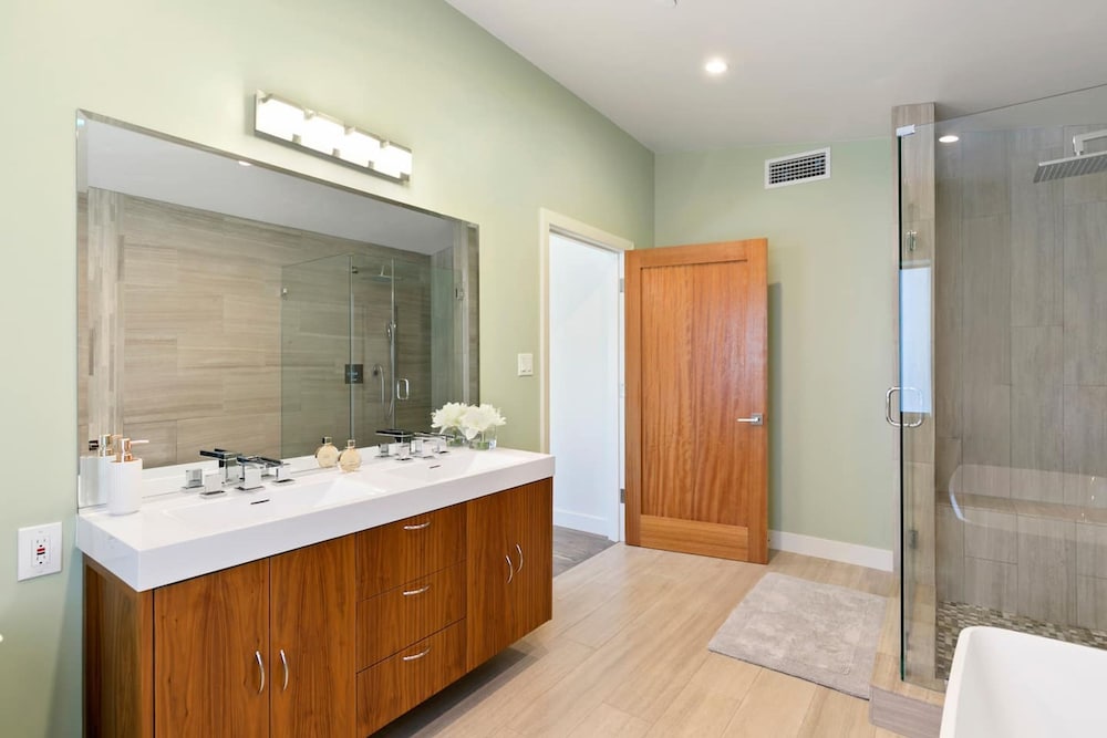Hollywood Hills Heatpool BBQ Prime Location