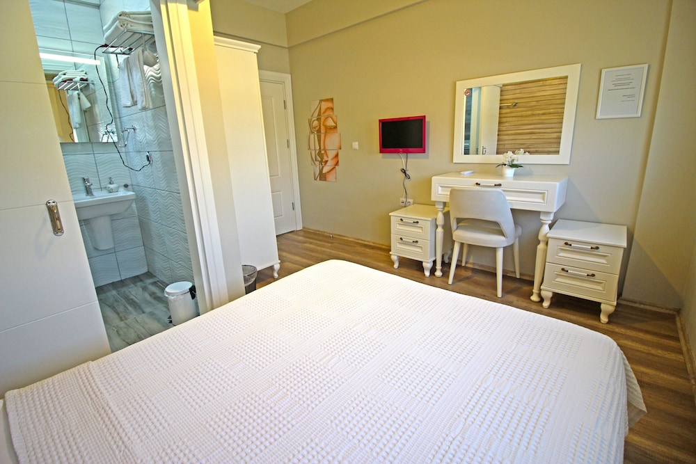 Karina Vineyard Evi - Image 46
