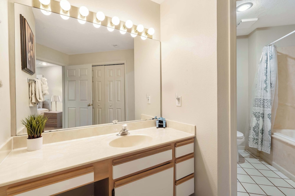 Fairway Retreat for 6 – Walk-in and Pet Friendly