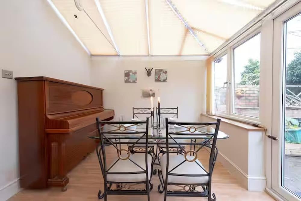 3bedroom Sleeps8 Parking Familyfriendly Nearexcel