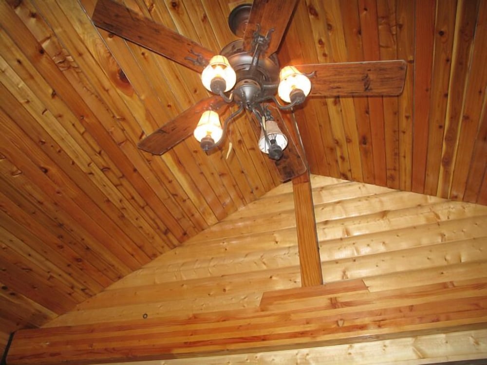 Twin Peaks Lodge and RV Park