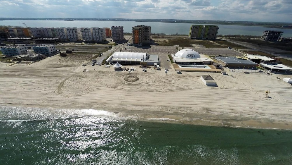 Chic Sea View Apartment Mamaia