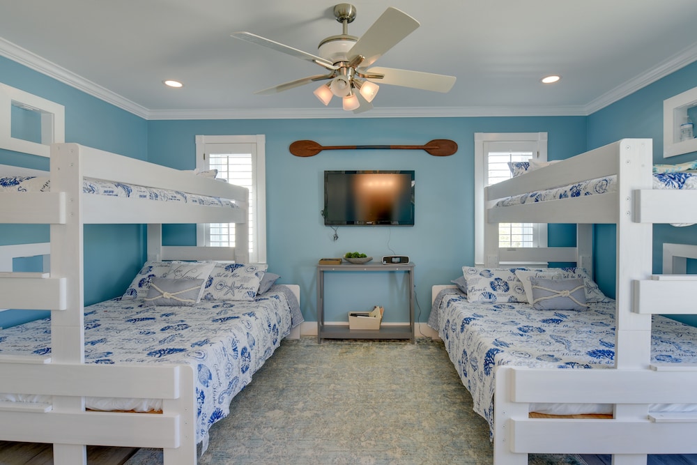 Grand Destin Getaway - Walk a Block to the Beach!
