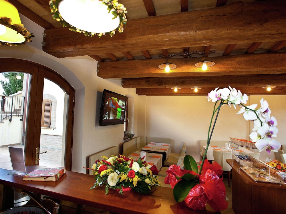 Villa in Cannara With Pool Near Assisi view 2
