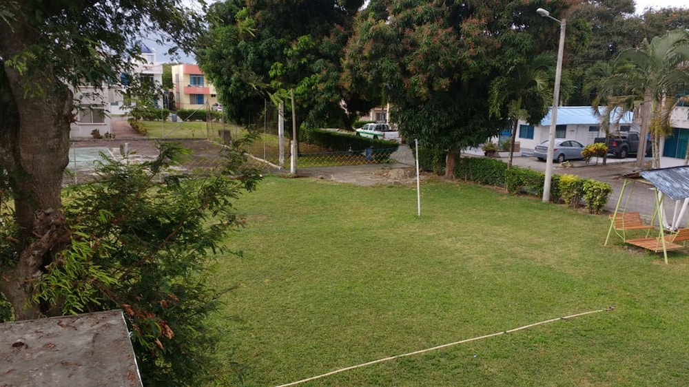 Photo 10