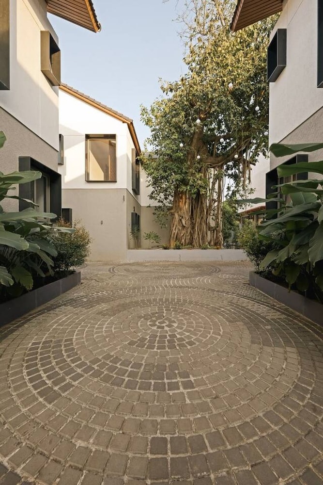 Luxe 3bhk Villa Kosha Pvt Pool - 2km to Beach