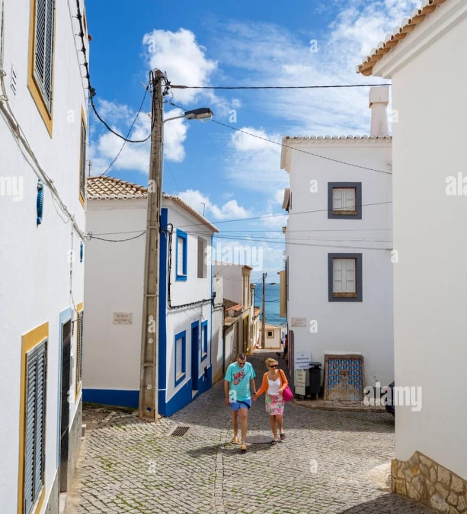 Studio Free Parking 300m Walking to Beach Burgau view 4