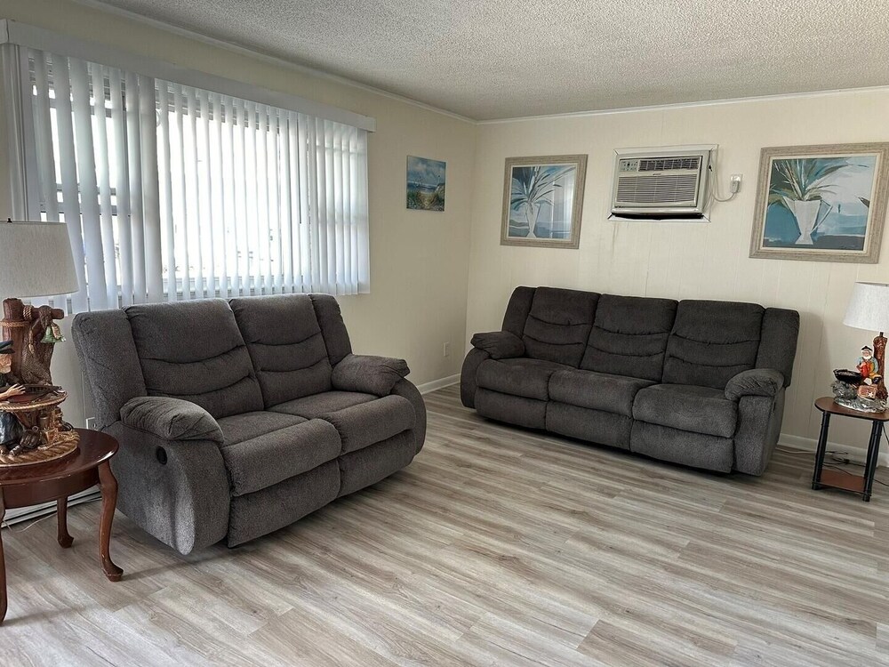Bianchi 1 - Ocean City, Md 2 Bedroom Condo by RedAwning view 3
