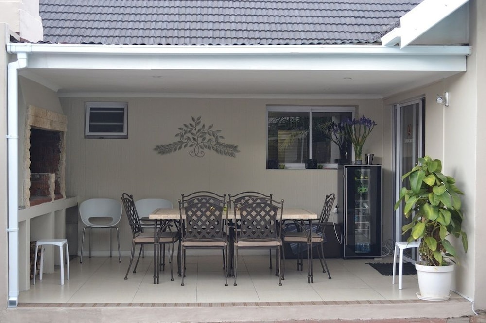 Hotel Appleby's Guest House - Image 1