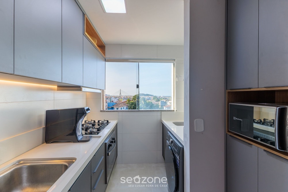 Building With Swimming Pool 300m From the Beach in Ilheus - MMD
