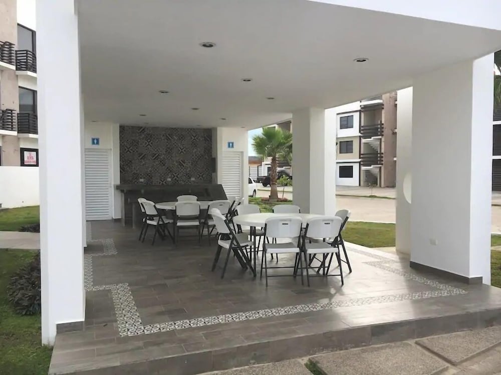 Condo SA view 4