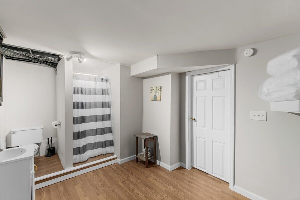 Broadmoor Bungalow - Both Units