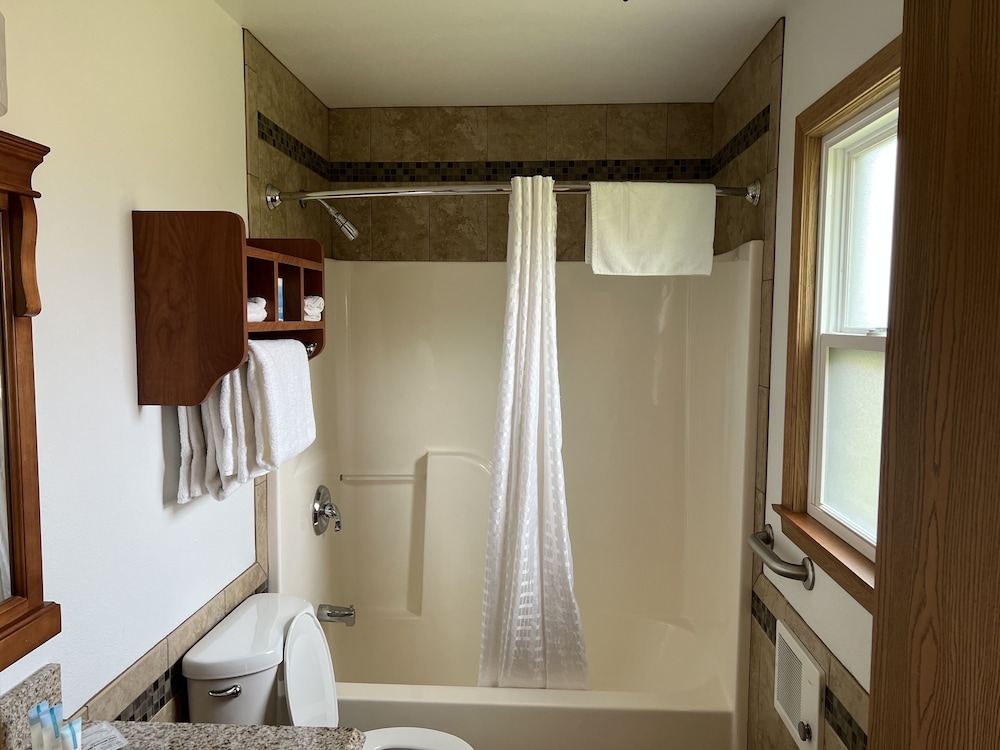 All Star Inn & Suites
