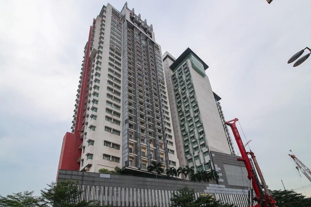 OYO Home 580 Luxury 2 Bedroom Taragon Puteri