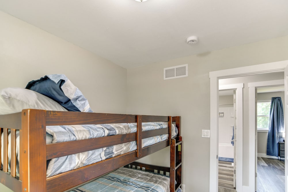 4 Mi to Big Creek State Park: Spacious Family Home