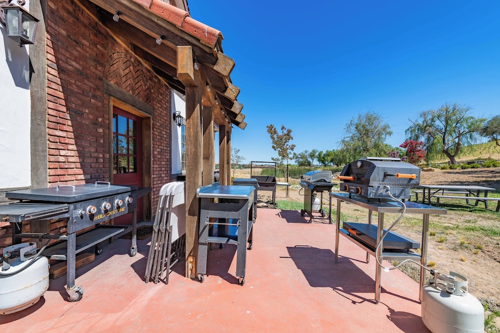 Santellan Inn