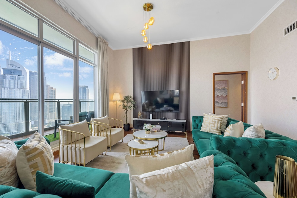 Durrani Homes - Alluring 5BR Penthouse with Burj Khalifa and Fountain View