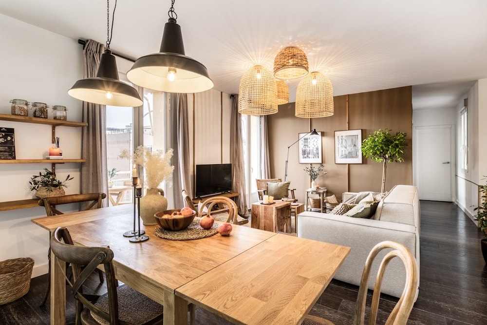 Lora - 2 Bedroom Apartment in Almagro