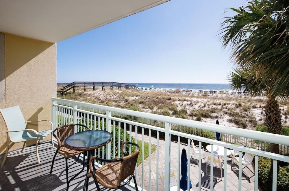 Pelican Isle 107