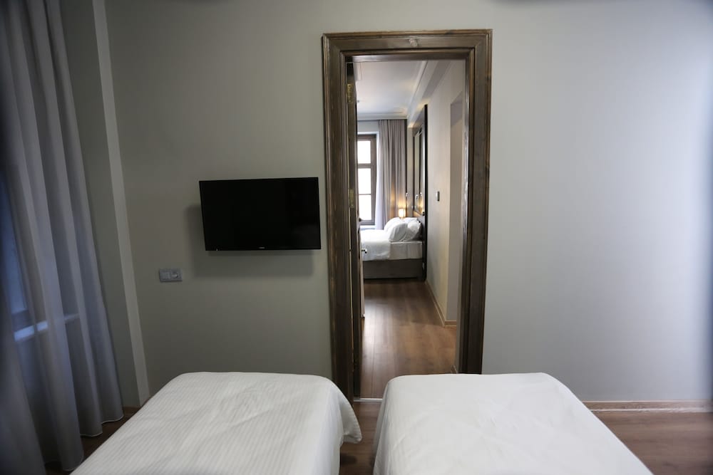 Ferman Pera - Image 26