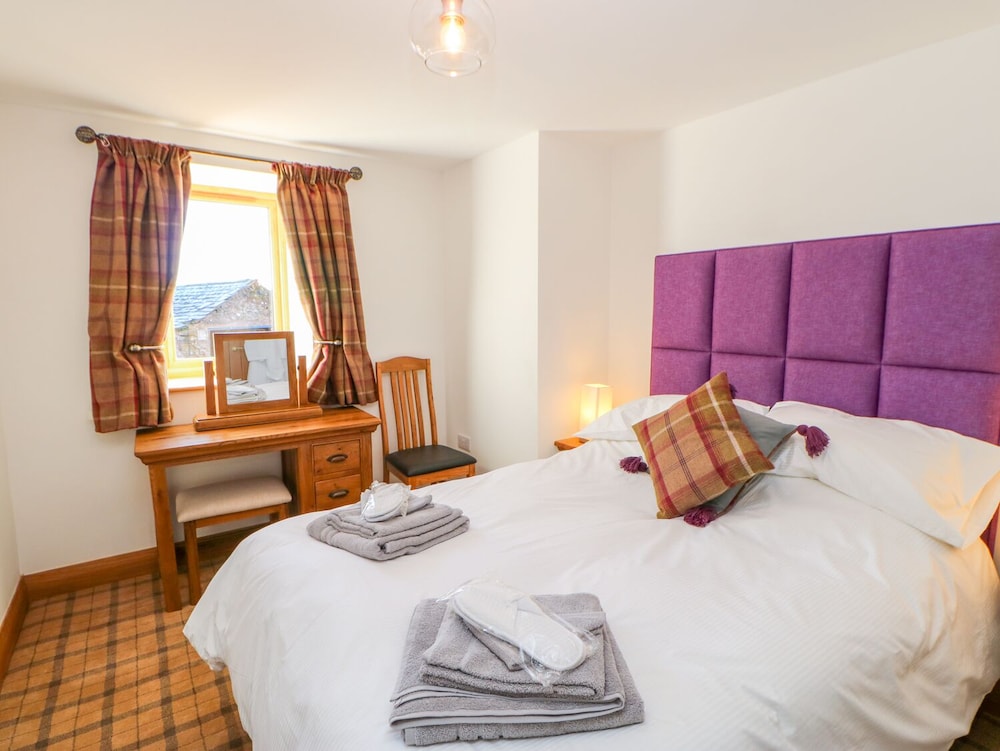 Apple Tree Cottage view 5