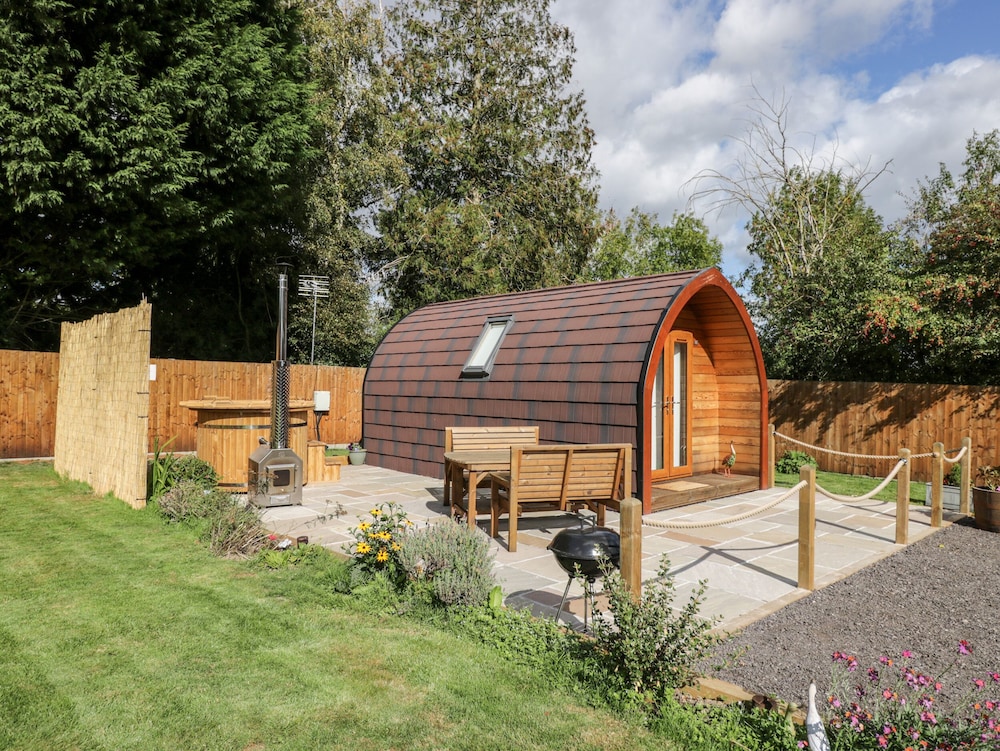 Halmore Pod