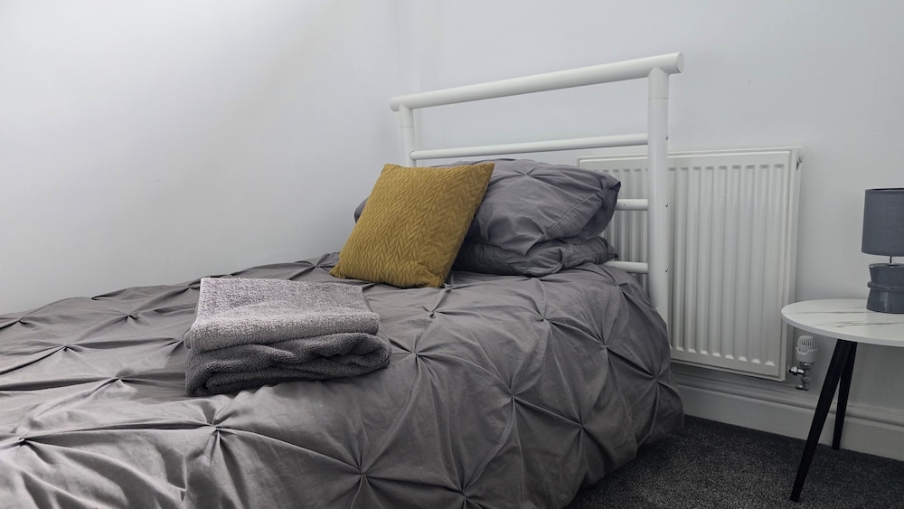 3 bed Apartment in Huddersfield