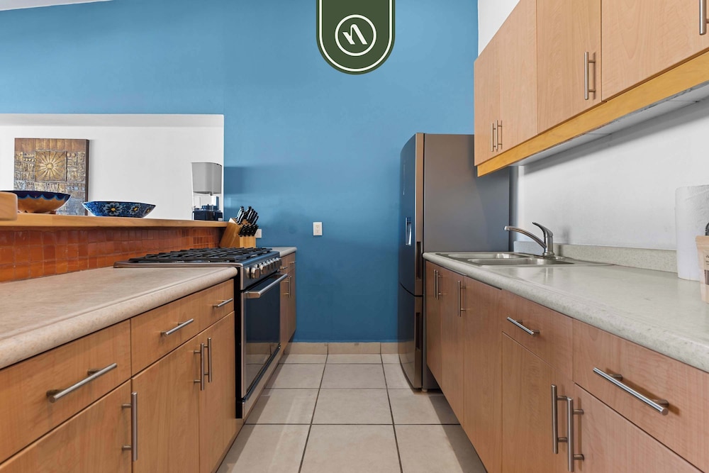 Mexican 2 BR Condo in Hotel Zone - Near the Beach
