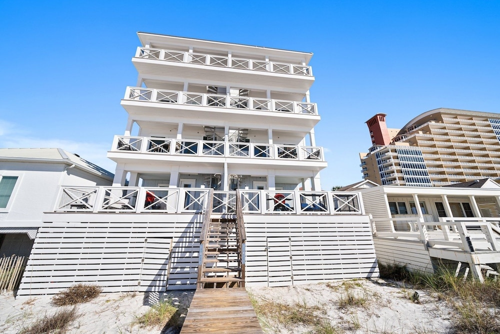Joy By The Sea 5 Bedroom Home