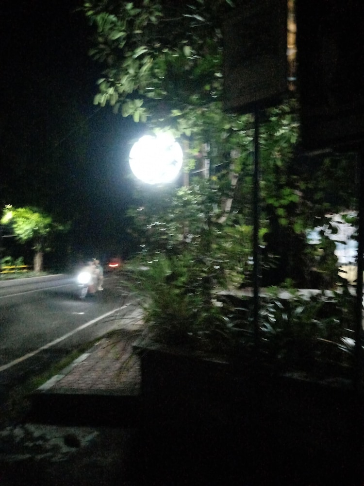 Ubud suites batuan