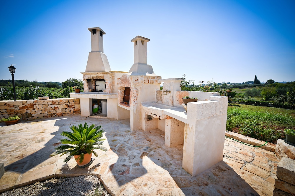 Trulli Laetitia