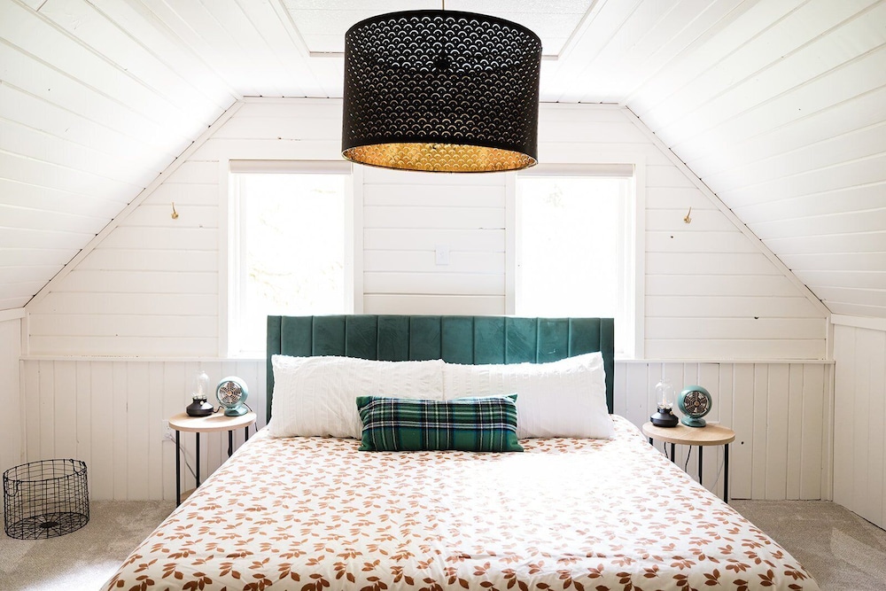 87sl - Starlink - Sauna - Sleeps 8