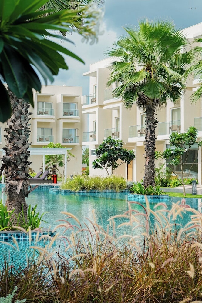 Golden Sands - By The Bay Resorts