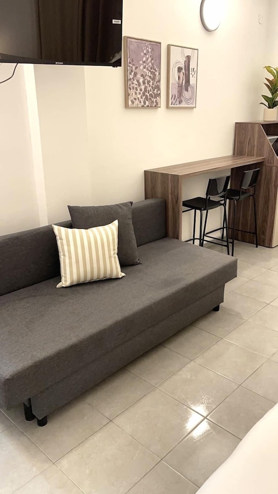 Ha-Carmel Market Apartment