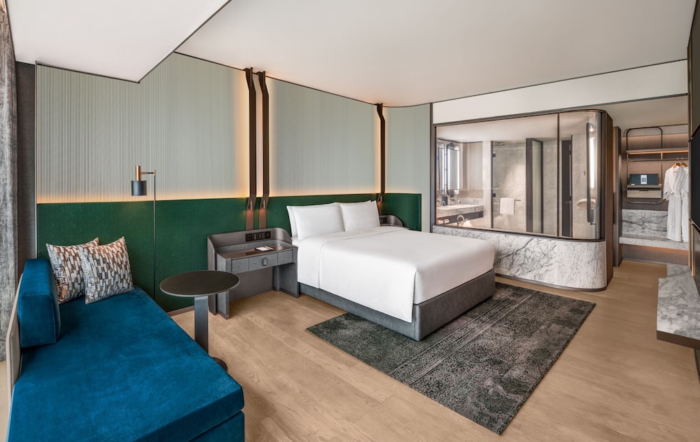 Hilton Saigon 6
