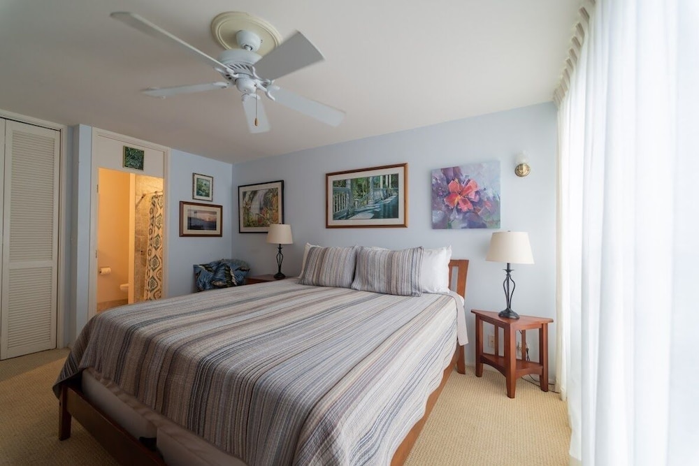 Turtle Bay Sea Shells**ta-154567065601 1 Bedroom Condo by RedAwning