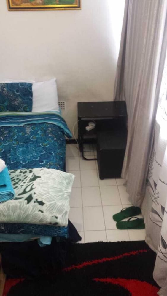 Art Deco Budget Accommodation Rosebank - Hostel