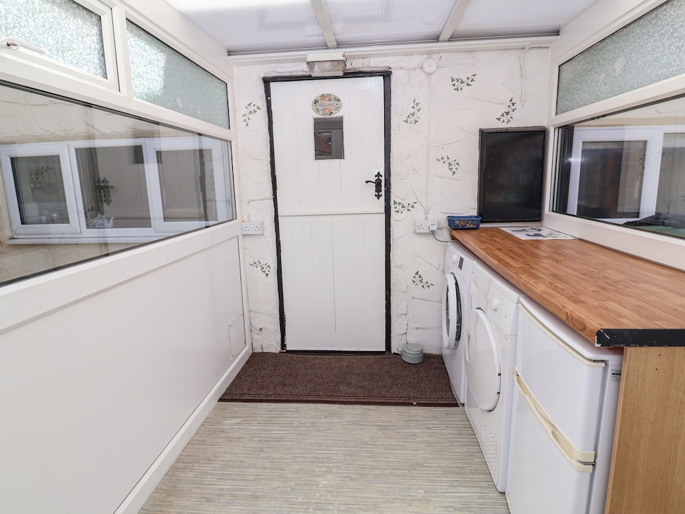 Lena Cottage view 4