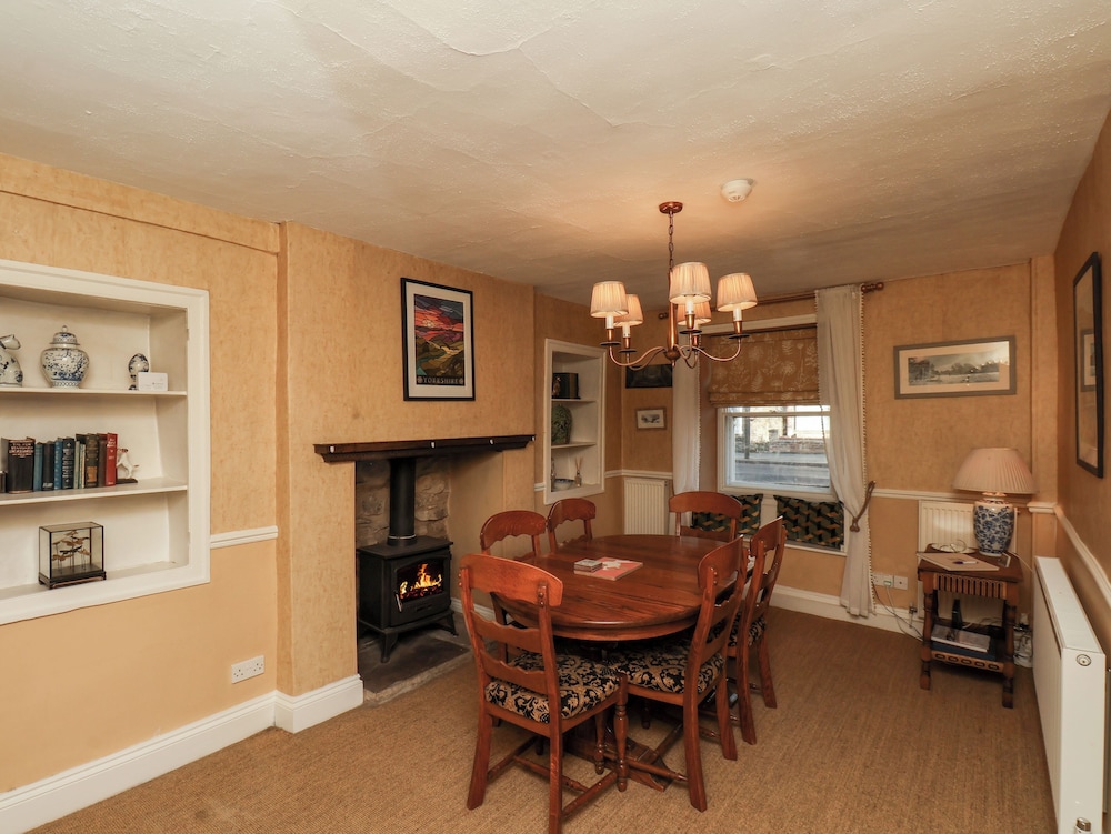 Sixpence Cottage