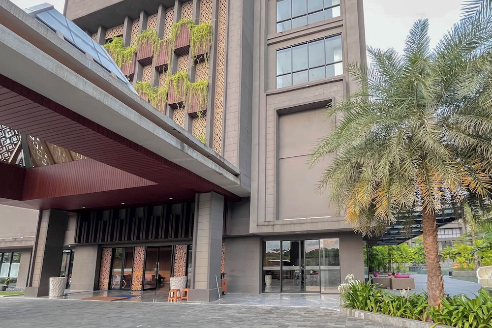 Comfortable 1BR No Kitchen Apartment Lavaya Nusa Dua Bali