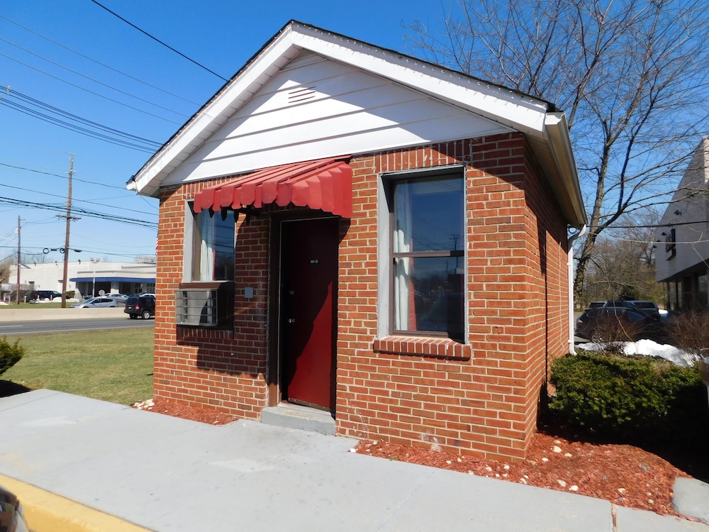 Mounts Motel