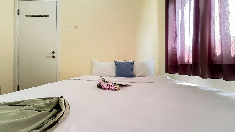 2Br Apartment Direct Access To Mall At Green Pramuka City