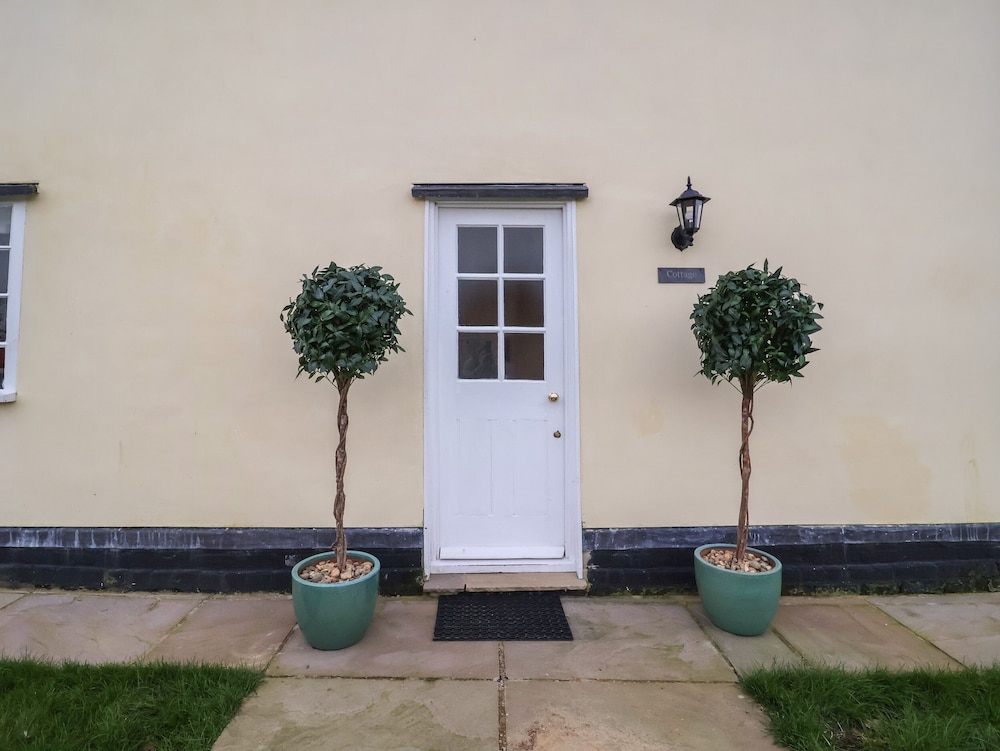 South Grange House - Sleep 16