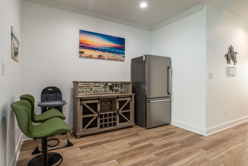 Beautiful C's - 2924 Bienville Blvd 5 Bedroom Home
